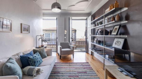 Porto 61 - Bright 2BR w/ Balcony by LovelyStay